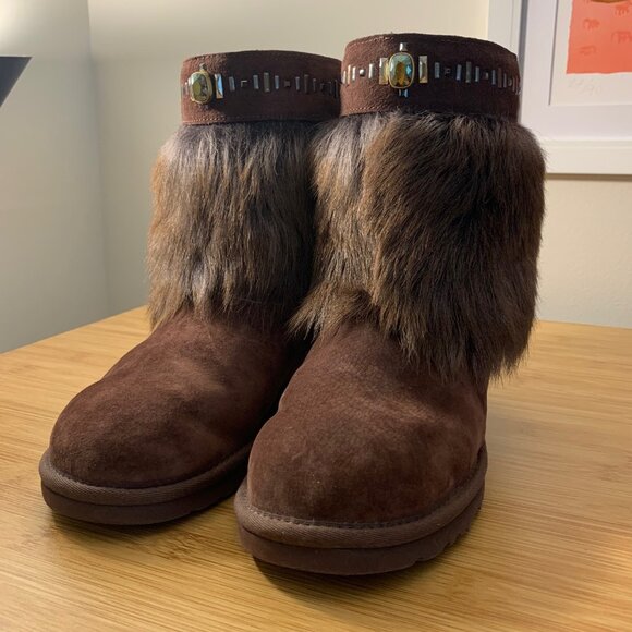 UGG "Vilet" boot w/ Swarovski Crystals in box - Picture 2 of 11